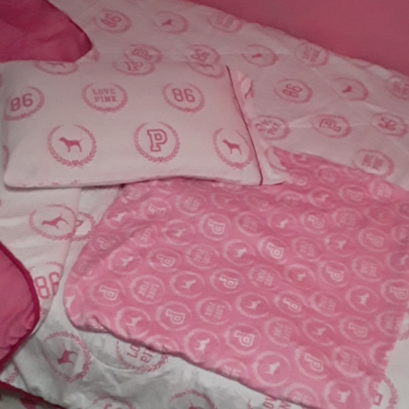 PINK VICTORIA'S SECRET Monogram Comforter Set - Picture 2 of 10